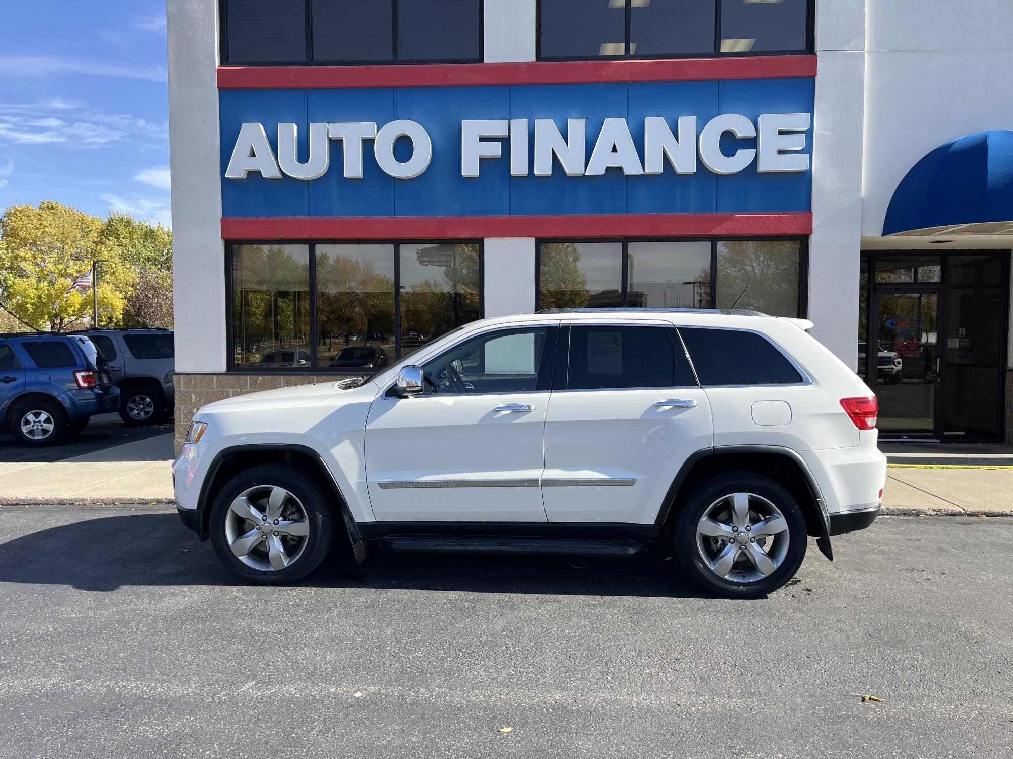 photo of 2011 Jeep Grand Cherokee Overland 4WD