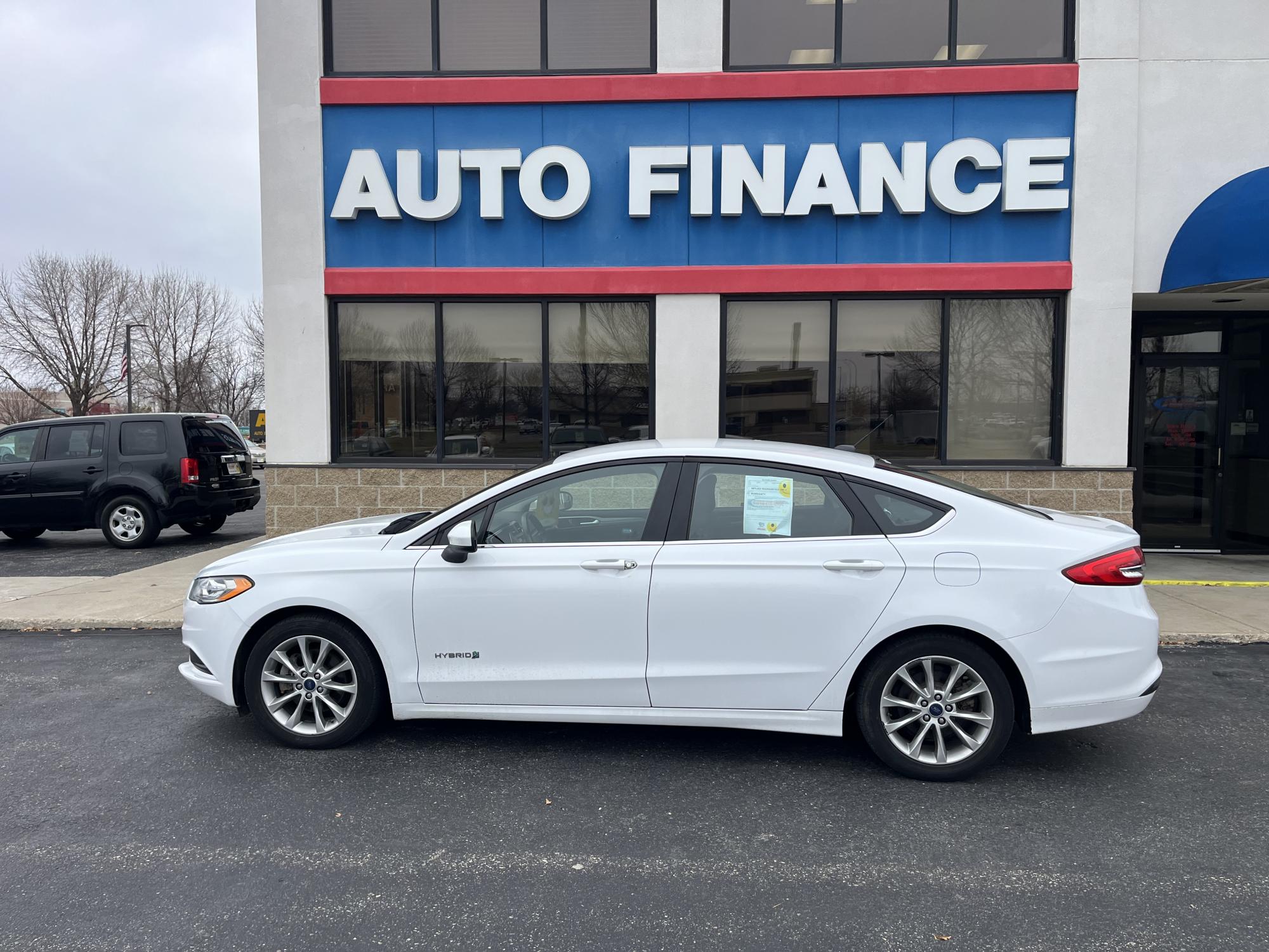 photo of 2017 Ford Fusion Hybrid SE